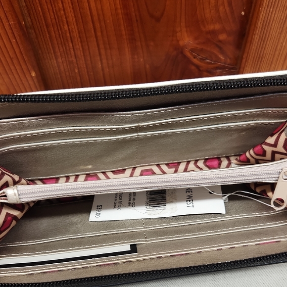 Nine West Women's Pink and White Wallet NWT - Picture 4 of 4